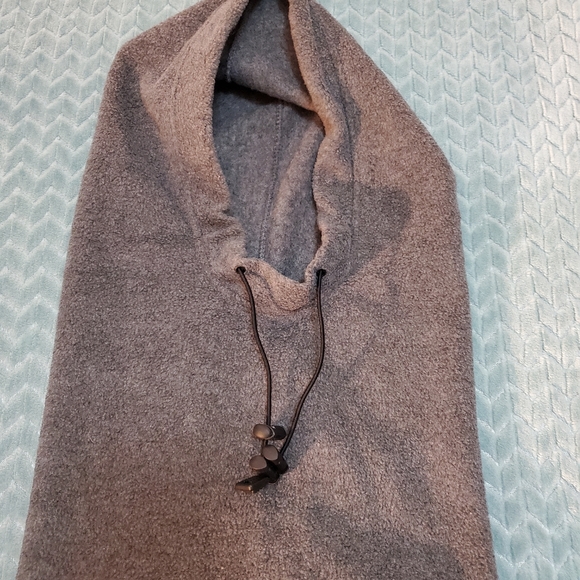 Men's Hooded Scarf - Picture 3 of 5